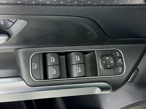 Used 2026 Mercedes-Benz GLB 250 4MATIC image 19