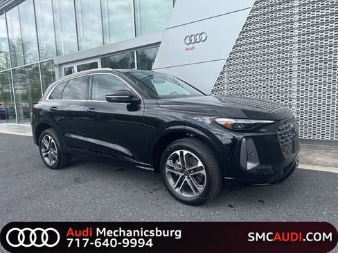 Certified 2025 Audi Q5 Premium w/ Premium Plus AWD/4WD image 1