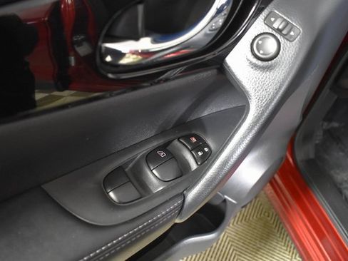 Certified 2021 Nissan Rogue Sport SV image 8