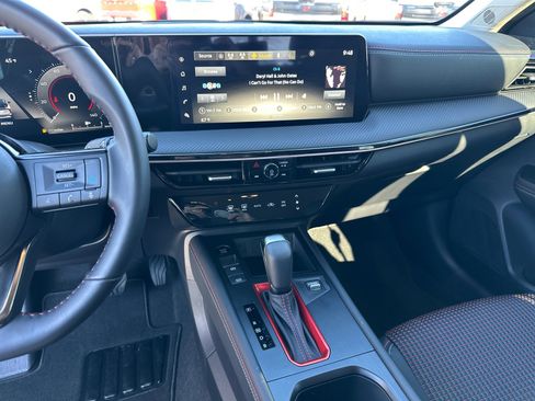 Used 2025 Nissan Kicks SR image 28