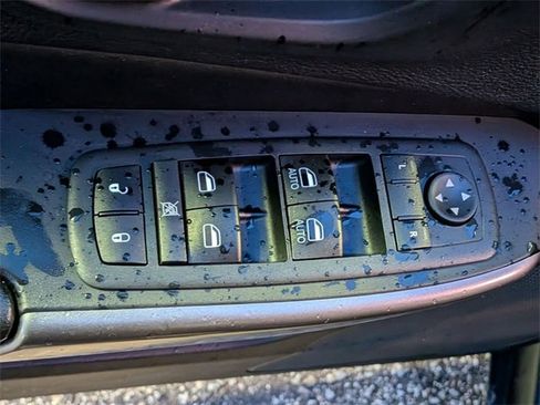 Certified 2020 Jeep Cherokee Latitude Lux w/ Comfort/Convenience Group image 15