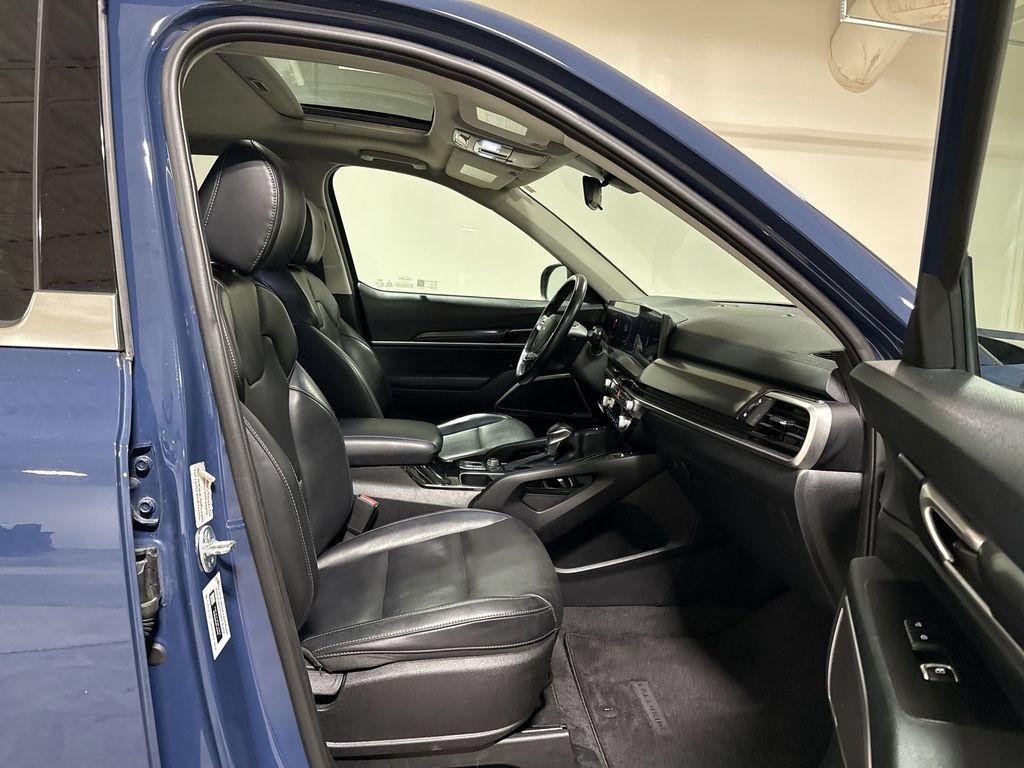 Used 2025 Kia Telluride S AWD/4WD image 23