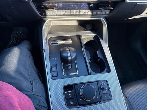 Used 2025 MAZDA CX-90 3.3 Turbo w/ Premium Plus Pkg image 17