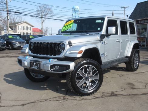 Used 2024 Jeep Wrangler High Altitude image 42