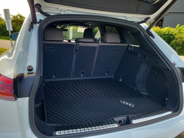 Certified 2025 Audi Q5 Premium Plus w/ Premium Plus AWD/4WD image 7
