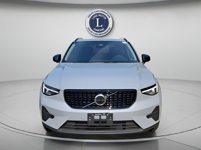 New 2026 Volvo XC40 B5 Core w/ Climate Package AWD/4WD image 3
