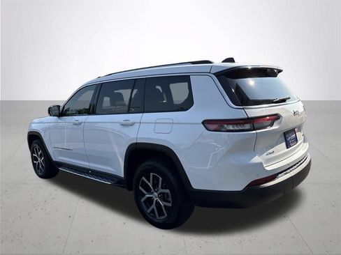 Used 2023 Jeep Grand Cherokee L Limited AWD/4WD image 9