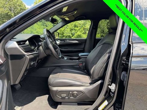 Used 2022 Jeep Grand Cherokee Altitude AWD/4WD image 3