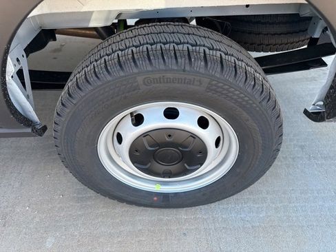 New 2026 Ford Transit 250 148 Medium Roof w/ Load Area Protection Package image 5