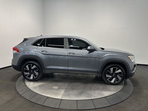 Used 2024 Volkswagen Atlas Cross Sport SE image 7