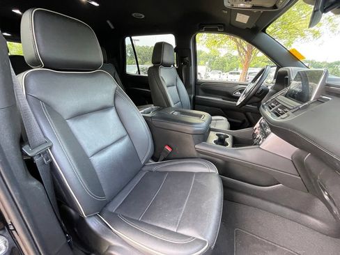 Used 2024 GMC Yukon SLT AWD/4WD image 32