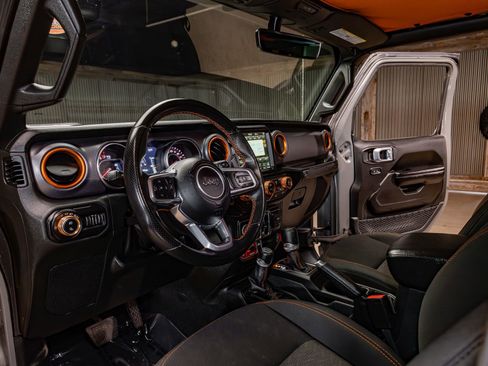 Used 2021 Jeep Gladiator Mojave AWD/4WD image 12