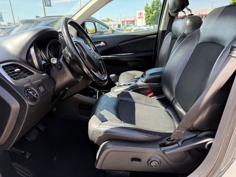 Used 2020 Dodge Journey Crossroad FWD image 16