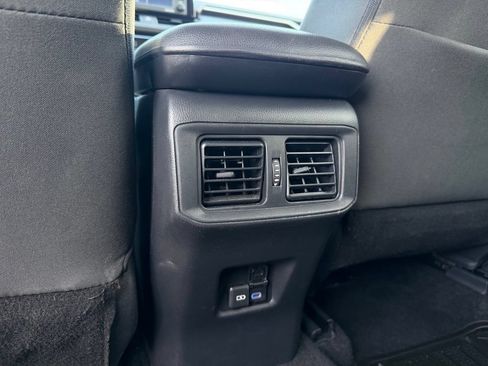Used 2022 Toyota RAV4 XLE FWD image 30