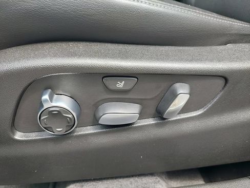 Used 2023 Cadillac XT4 Premium Luxury FWD image 16