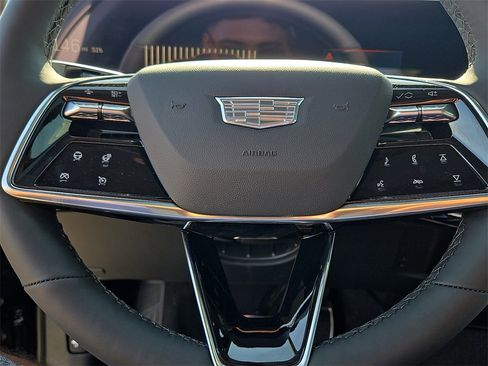New 2025 Cadillac Optiq Sport 1 image 30