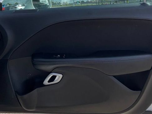 Used 2017 Dodge Challenger SXT RWD image 28
