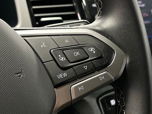 Used 2023 Volkswagen Atlas SE image 28