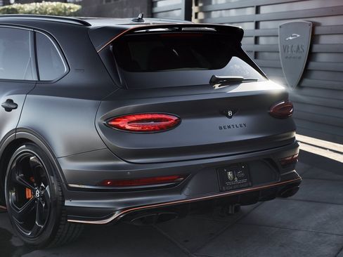 Used 2025 Bentley Bentayga image 11