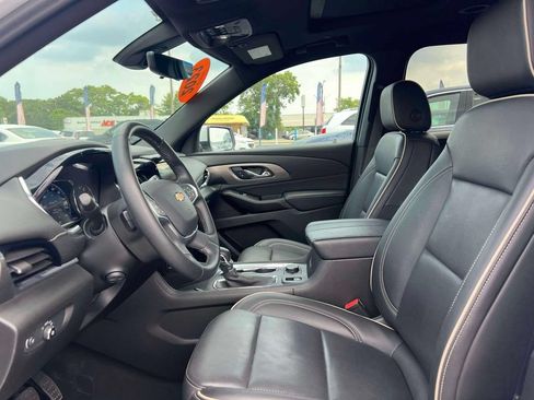 Used 2023 Chevrolet Traverse Premier AWD/4WD image 16