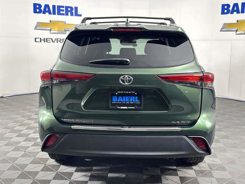 Used 2023 Toyota Highlander XLE image 4