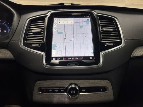 Used 2024 Volvo XC90 B6 Ultimate w/ Protection Package Premier image 8