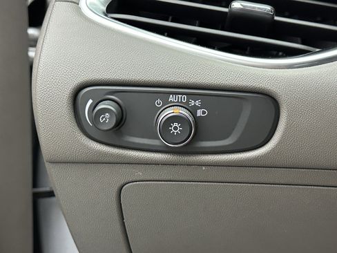 Used 2021 Chevrolet Malibu LT image 23