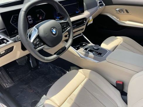 Used 2025 BMW 330i Sedan w/ Premium Package RWD image 18