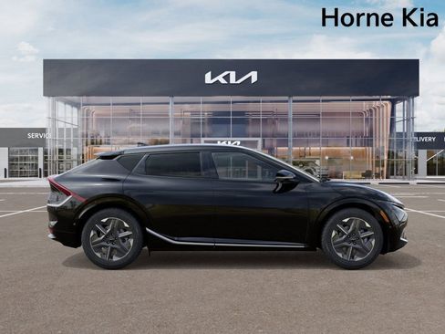 New 2025 Kia EV6 Light w/ Light LR Technology Package image 7