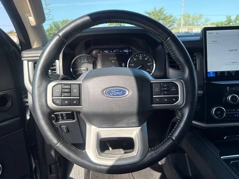 Used 2024 Ford Expedition Max XLT AWD/4WD image 3