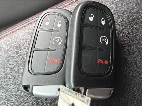 Used 2021 Jeep Cherokee Trailhawk AWD/4WD image 35