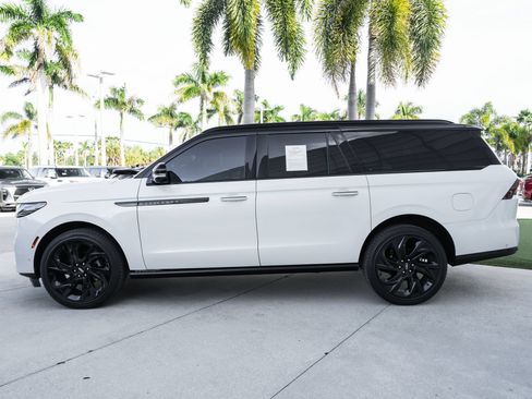 Used 2025 Lincoln Navigator L Black Label AWD/4WD image 7