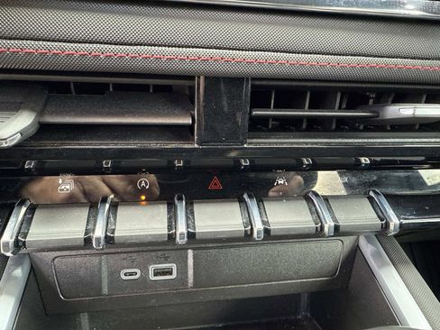 Used 2023 Chevrolet Colorado Z71 image 26