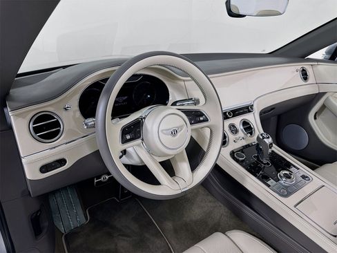 Used 2024 Bentley Continental GT V8 image 11