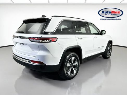 Used 2023 Jeep Grand Cherokee 4WD 4xe image 2