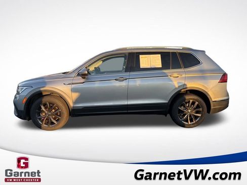 Certified 2022 Volkswagen Tiguan SE image 2