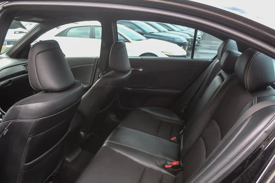 Used 2017 Honda Accord Sport image 23