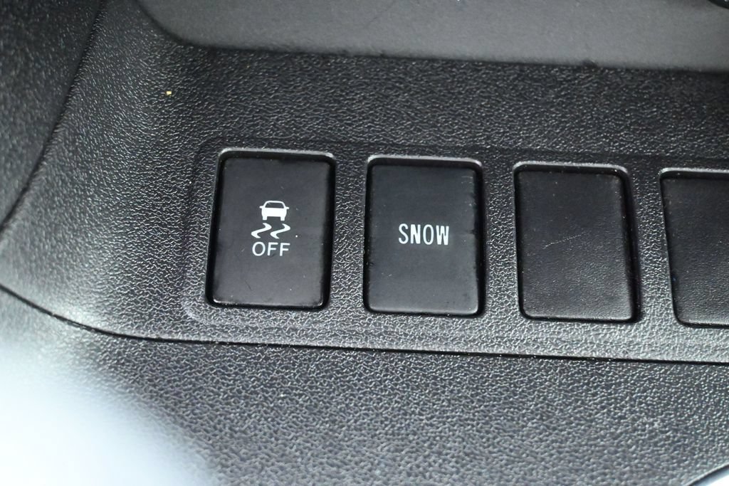 Used 2017 Toyota Highlander XLE FWD image 25