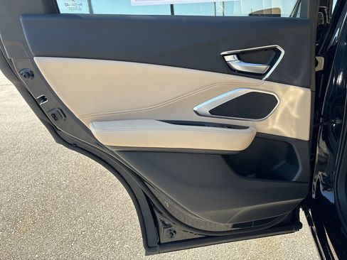 Used 2024 Acura RDX SH-AWD image 9