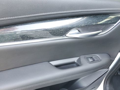 Used 2021 Cadillac XT5 Premium Luxury image 16