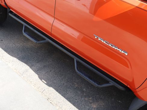 Used 2018 Toyota Tacoma SR5 image 12