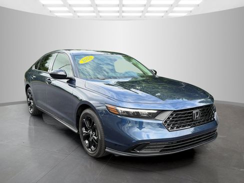 Used 2025 Honda Accord SE image 5