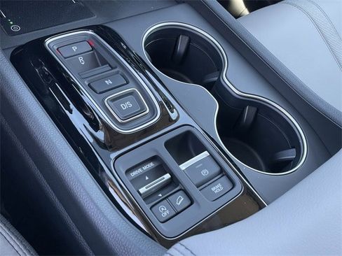 New 2025 Honda Pilot Touring image 21