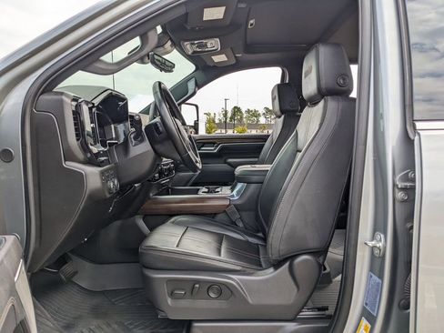 Used 2025 Chevrolet Silverado 2500 High Country w/ High Country Premium Package AWD/4WD image 5