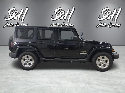 Used 2015 Jeep Wrangler Unlimited Sahara AWD/4WD image 21