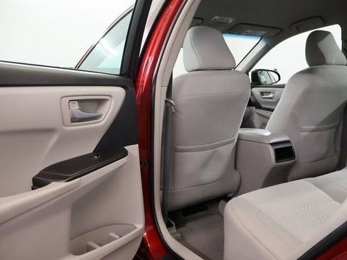 Used 2016 Toyota Camry XLE image 28