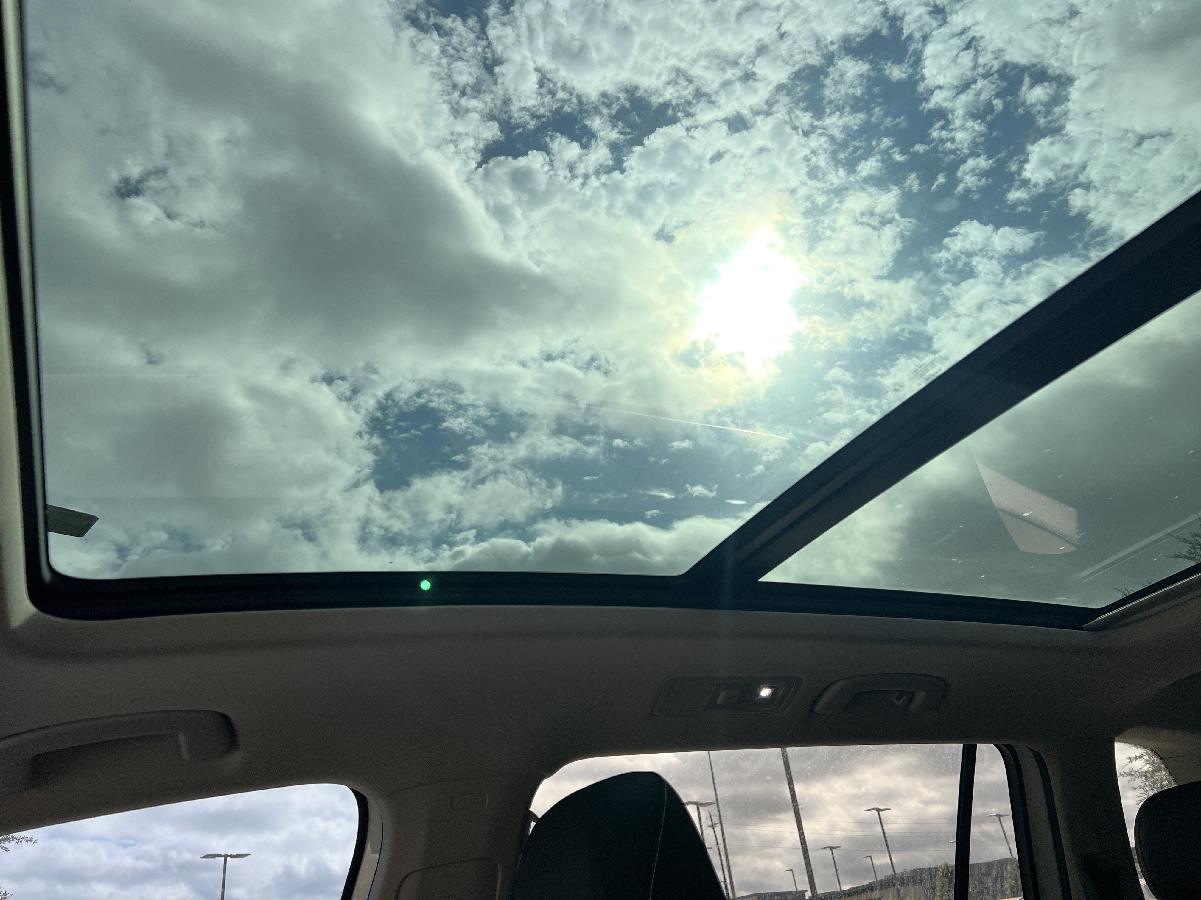 Used 2023 Volkswagen Tiguan SE w/ Panoramic Sunroof Package FWD image 22