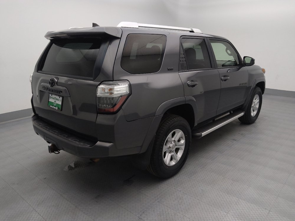 Used 2017 Toyota 4Runner SR5 AWD/4WD image 9