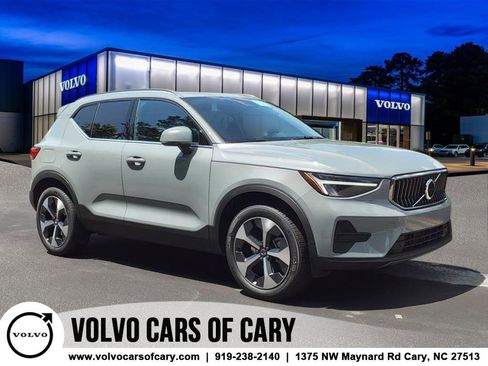 New 2025 Volvo XC40 B5 Core w/ Protection Package Premier image 1