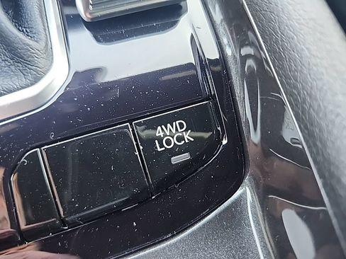 New 2026 Jeep Compass Latitude AWD/4WD image 30